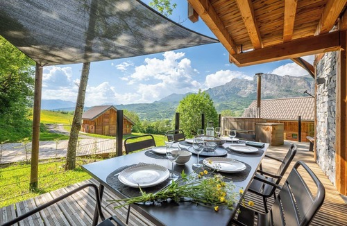 Saint-Jean-Saint-Nicolas Ski Chalet | Le Tilleul Chalet 2 Chambres Pierres et Bois Avec Bain Nordique Privatif