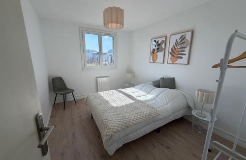 Bourg-les-Valence Apartment | Le Traversant - Parking Gratuit
