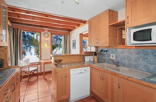 Nevache Ski Chalet | Le troll family chalet valley views and skiing nearby