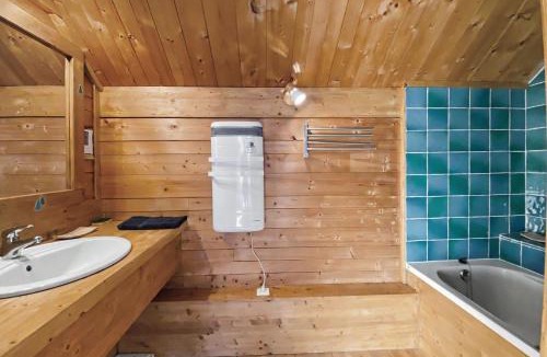 Nevache Ski Chalet | Le troll family chalet valley views and skiing nearby