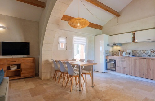 Tulette Apartment | 'Le Ventoux', Wi-Fi and Air Conditioning