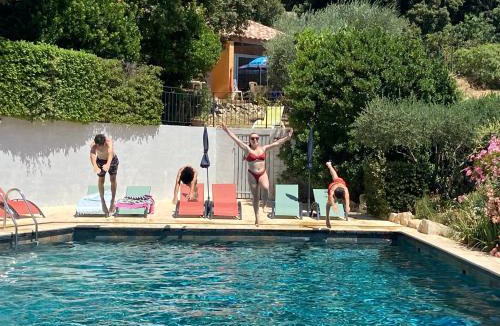 La Roquebrussanne Resort | Les Arbousiers Village Hôtel Provençal