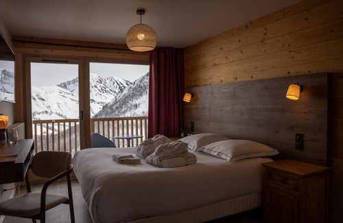 Saint-Sorlin-d'Arves Hotel | Les Cèdres Hôtel - Restaurant - Spa
