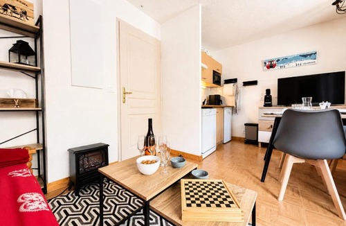 Flumet Apartment | Les Chalets Des Evettes - Appartement cozy au pied des pistes dans une résidence avec piscine MAE-6431