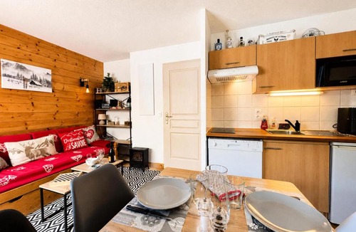 Flumet Apartment | Les Chalets Des Evettes - Appartement cozy au pied des pistes dans une résidence avec piscine MAE-6431