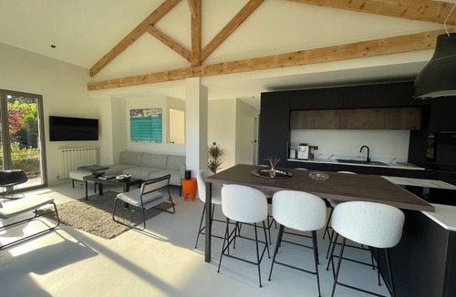 Angon House | Les Clapotis: Lake Annecy waterfront house