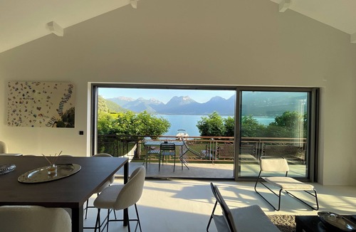 Angon House | Les Clapotis: Lake Annecy waterfront house