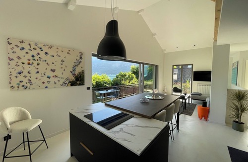 Angon House | Les Clapotis: Lake Annecy waterfront house