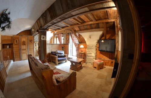 Vaujany Apartment | Les Coutegas - Two Bedroom Apartment, Sleeps 6
