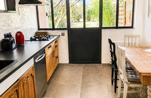 Ansouis Apartment | Les Dagardes