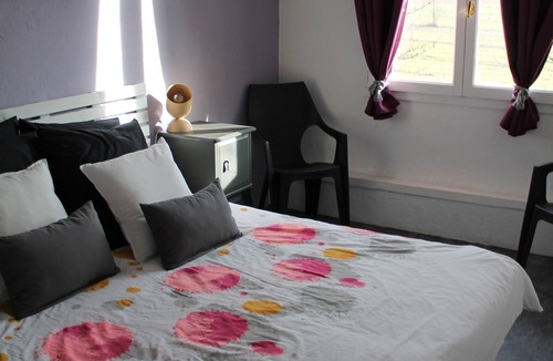 Portes-en-Valdaine Bed & Breakfast | “Les Lavandes” Room: Mountain View, Shared Garden & Wi-Fi