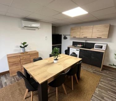 Digoin Apartment | Les Pichies, T2 Julia, centre ville.