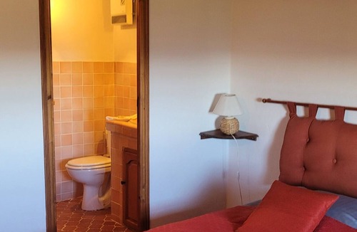 Bargeme Bed & Breakfast | "Les Roses Trémières" Bed and Breakfast in Bargème