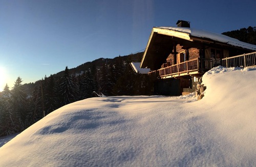 Bisanne 1500 Ski Chalet | Les Saisies. Authentic alpine chalet sleeps 12, 500 m from lifts