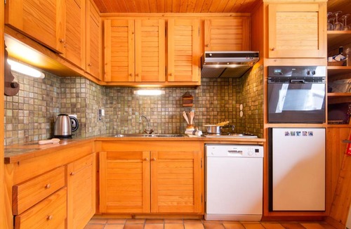 Montroc Ski Chalet | Les Soldanelles Cozy Alpine Apartment in Chamonix | Ski Access & Mountain Views - Happy Rentals
