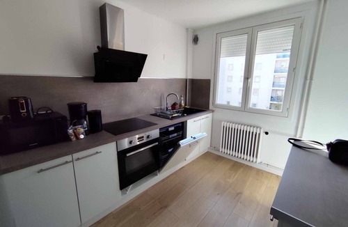 Valence Apartment | Leskale – 3 Bedrooms, Sleeps 6, Central Location