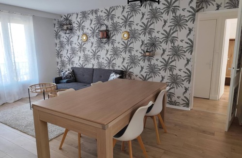 Valence Apartment | Leskale – 3 Bedrooms, Sleeps 6, Central Location