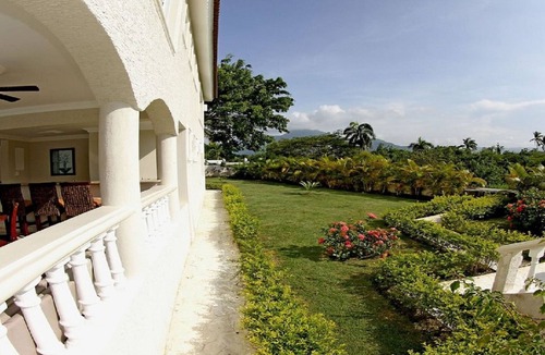 Los Brazos House | LHVC Chairman's Circle - 7 Bed Villa - LOWEST ALL INCLUSIVE FEE - VIP Gold Bands