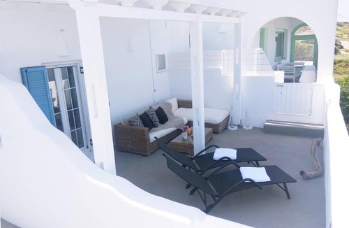 Vourvoulos Villa | Light Stone Villa