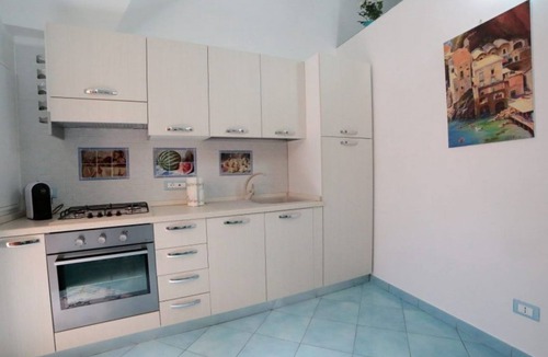 Maiori Apartment | Located in Maiori, just 50 meters from the sea and can accommodate up to a maximum of 4 people.