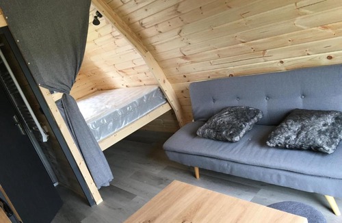 Target Other | Lodge des Bois Jacuzzi