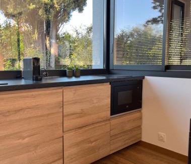 Tourves House | Lodge Valbelle, maison indépendante avec jacuzzi, Love room
