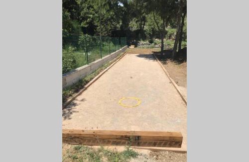 Besse-sur-Issole Apartment | Logement avec terrasse attenant à une villa