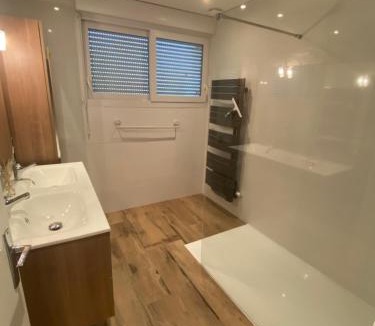 Felletin Apartment | Logement entier neuf et tout équipé RDC