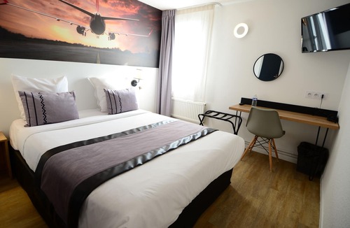 Corbas Hotel | Logis Cris Hôtel et Restaurant - Lyon Sud-Est