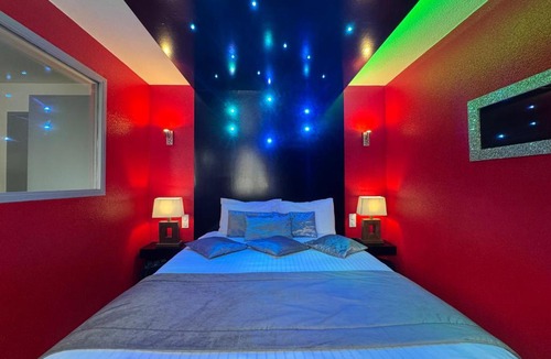 Montmarault Hotel | Logis Hôtel Centrotel et Spa Bulles d'Allier