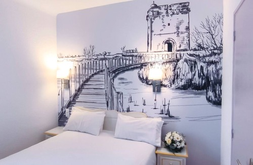 Beaucaire Hotel | Logis hôtel Les Vignes Blanches