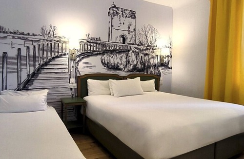 Beaucaire Hotel | Logis hôtel Les Vignes Blanches