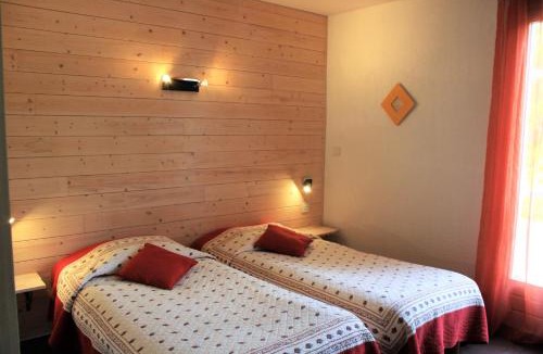 Mollans-sur-Ouveze Hotel | Logis Hôtels Le Saint Marc