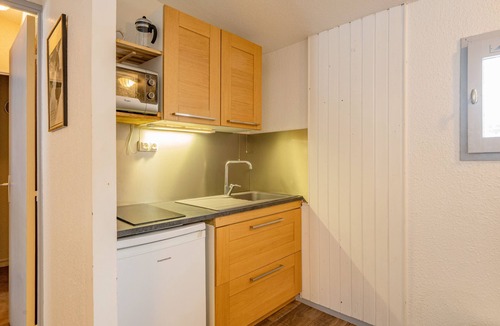 Chamonix City Centre Apartment | Lognan 6 - an apartment that sleeps 4 guests in 1 bedroom
