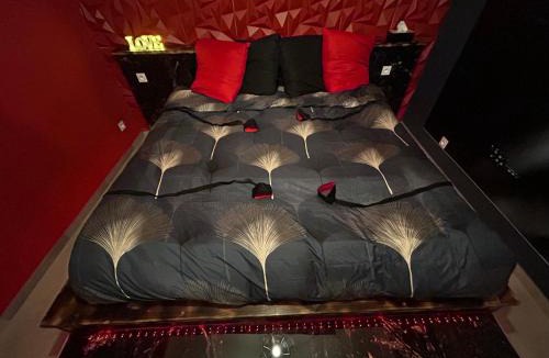 Montmeyan Apartment | Love Room La Tour