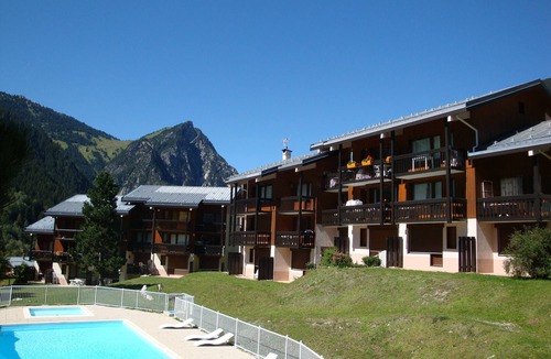 Pralognan-la-Vanoise Apartment | Lovely 2-room apartment with terrace and heated pool