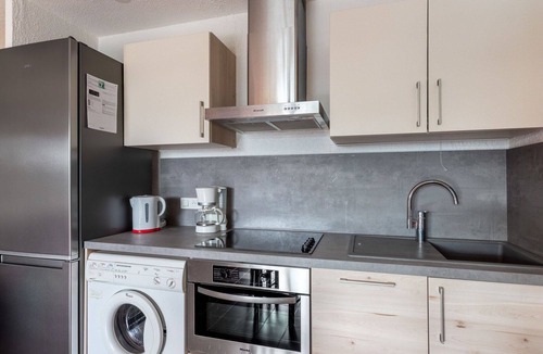 Rayol-Canadel-sur-Mer Apartment | Lovely apartment for 3 guests with WIFI, A/C, TV, patio and pets allowed