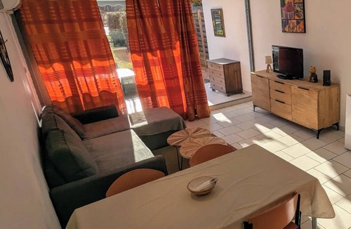 Ruoms Apartment | Lovely, bright T3 apartment with private garden and communal pool.