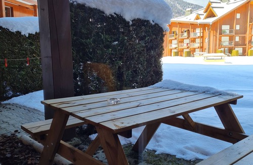 Les Contamines-Montjoie Apartment | LOVELY STUDIO CABIN AT THE FOOT OF THE SLOPES IN A GREEN SETTING