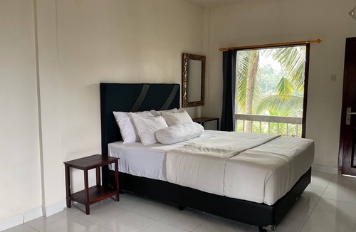 Wongaya Gede House | Lovely house with rice field view in midle of nature