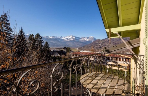 Passy House | Lovely large apartment great views