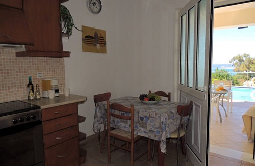 Apokoronas Villa | Lovely villa with 40m2 pool with Roman steps and panoramic sea views
