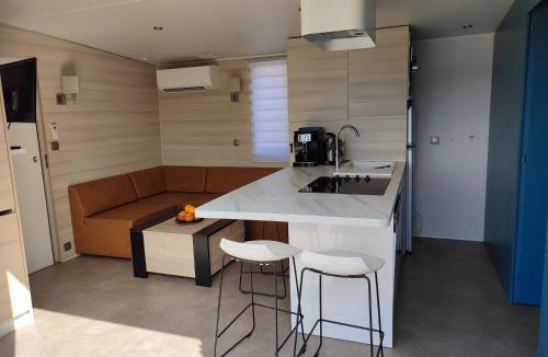 Pierrefeu-du-Var Other | LUXUEUX MOBIL-HOME