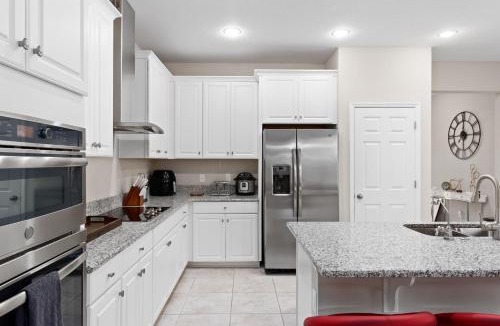 Balm House | Luxurious Tampa Bay Area Home in Serene Community!
