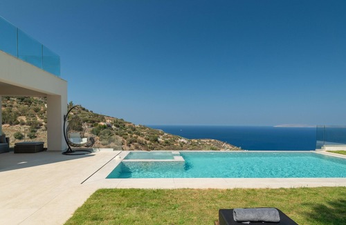 Linoperamata Villa | Luxurious Villa - Panoramic Sea & Mountain Views, Private Infinity Pool, Jacuzzi, Home Cinema