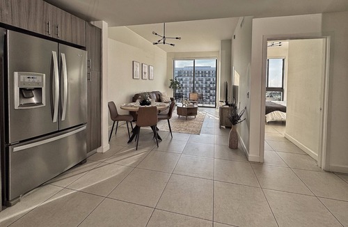 Doral Apartment | Luxury 19th-Floor 1BR Condo – Downtown Doral Park View