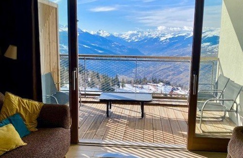 Arc-1600 Apartment | Luxury 3-room apartment in Arcs 1600 with pool, spa, wifi, covered parking, ski-in/ski-out