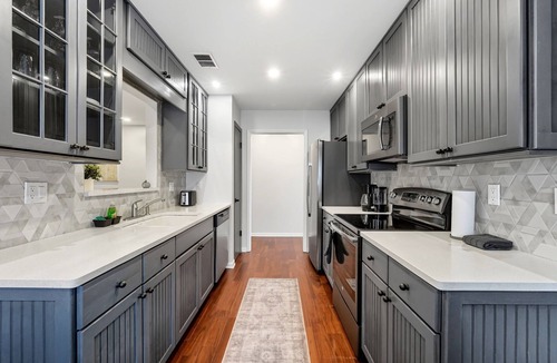Cypress Gardens House | Luxury 3BR with Private POOL 4 MIN to LEGOLAND GAME ROOM & FULL KITCHEN.