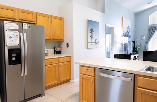 Lake Berkley Villa | Luxury 4 Bedroom/3 Bathroom Villa with Relaxing Lakeview Private Pool, Grill & Arcade/Game Room!