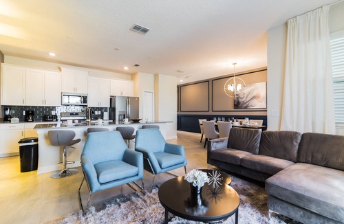 Four Corners House | Luxury 4 bedroom 3 bath pool Home 168